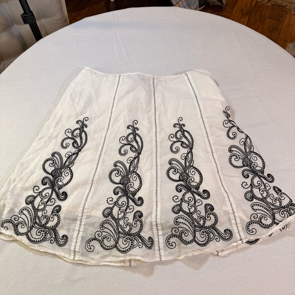 Ann Taylor Petites Embroidered Skirt 10P White A-Line‎ Lined Side Zip Soft Girl